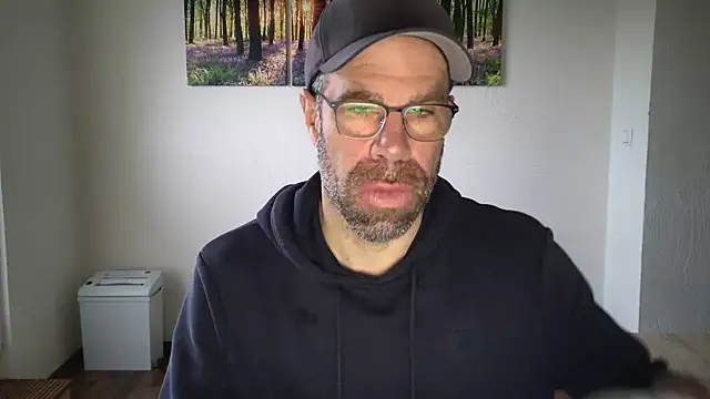 Snapshot of Harry_Boldt chatting on October 9, 6:11 am Harry Boldt online show from October 9, 6:11 am