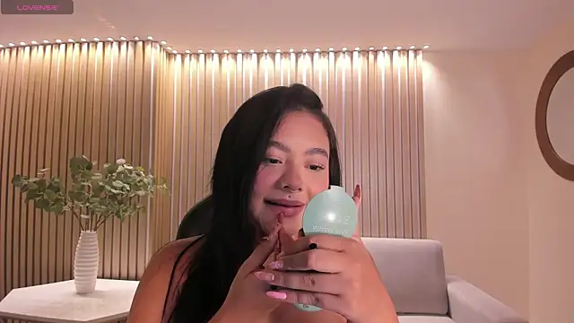Snapshot of GabriellaLee chatting on June 14, 2:57 am GabriellaLee online show from June 14, 2:57 am