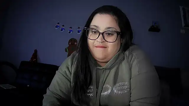 Snapshot of tillymarie34 chatting on December 12, 7:48 pm tillymarie34 online show from December 12, 7:48 pm