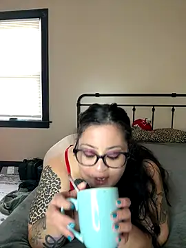 Snapshot of tillymarie34 chatting on September 23, 3:48 pm tillymarie34 online show from September 23, 3:48 pm
