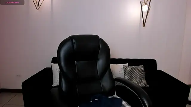 Snapshot of StacyWoods chatting on January 9, 10:41 am StacyWoods online show from January 9, 10:41 am