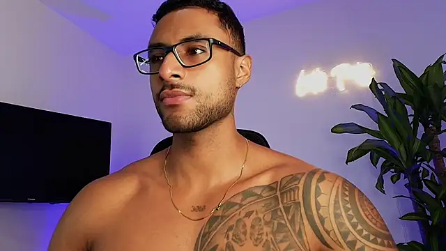 LiamGarcia1 online show from December 22, 2:25 pm