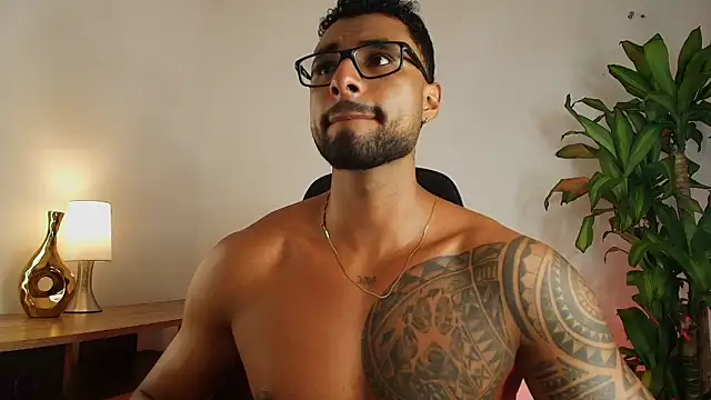 LiamGarcia1 online show from January 8, 3:53 am