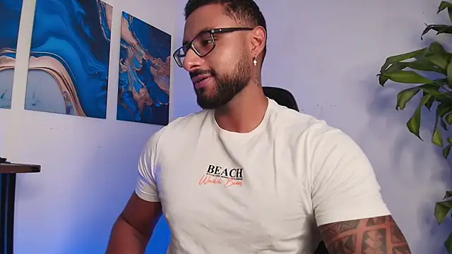 LiamGarcia1 online show from March 25, 3:29 pm