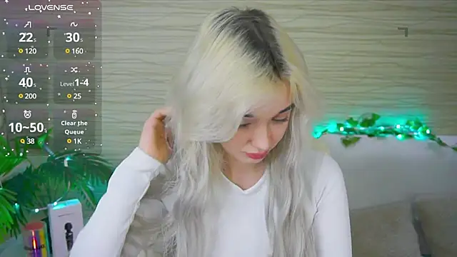 Ashley S online show from March 11, 11:15 pm