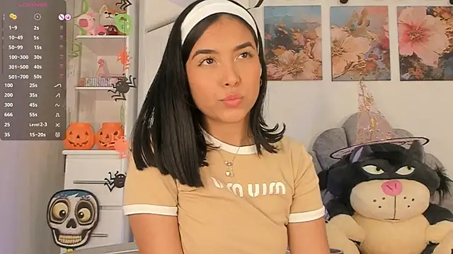 Snapshot of pretty-millie chatting on October 7, 6:10 am pretty-millie online show from October 7, 6:10 am