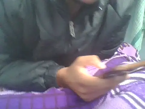 Snapshot of AuntyLover_BhabhiLover_ chatting on February 1, 3:49 am AuntyLover BhabhiLover online show from February 1, 3:49 am