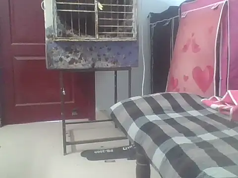 Snapshot of AuntyLover_BhabhiLover_ chatting on June 16, 1:03 pm AuntyLover BhabhiLover online show from June 16, 1:03 pm