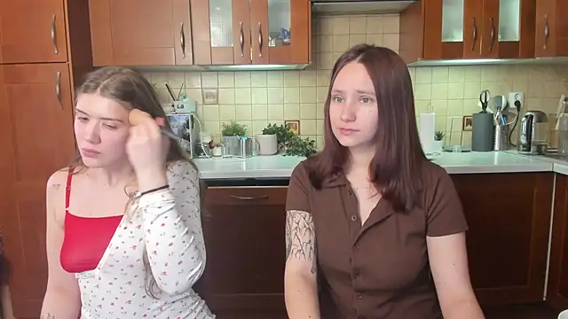 HotCaramellsTV online show from May 12, 11:40 am