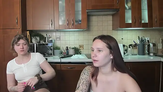 HotCaramellsTV online show from June 26, 8:19 am