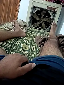 pintuS40 online show from April 10, 2:39 am