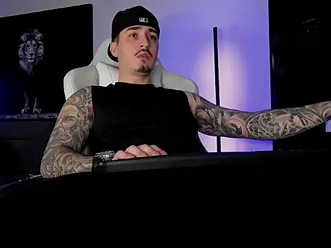 uptomatty online show from November 3, 9:32 am