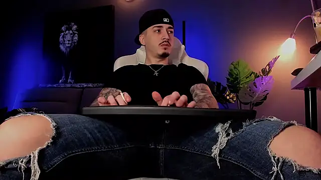 uptomatty online show from February 22, 7:40 am