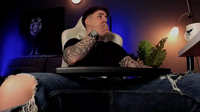 uptomatty online show from April 14, 7:47 am