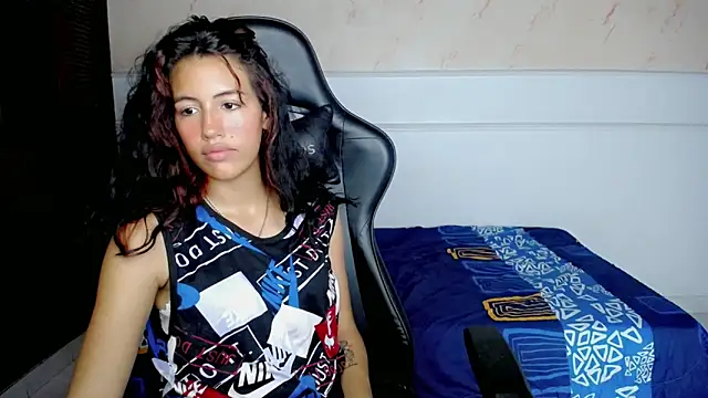 Snapshot of dayanita_hot_ chatting on February 10, 4:36 pm dayanita hot online show from February 10, 4:36 pm