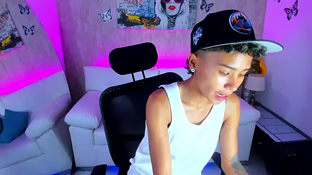 Snapshot of nova_sex01 chatting on February 3, 6:40 am nova sex01 online show from February 3, 6:40 am