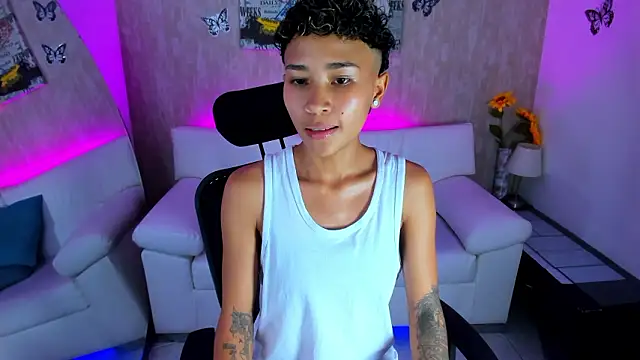 Snapshot of nova_sex01 chatting on February 9, 10:36 pm nova sex01 online show from February 9, 10:36 pm