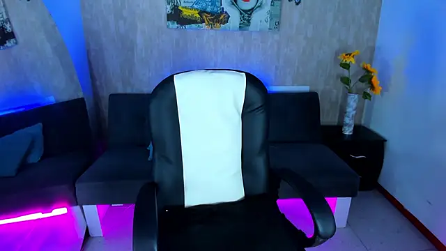 Snapshot of nova_sex01 chatting on February 17, 4:42 am nova sex01 online show from February 17, 4:42 am