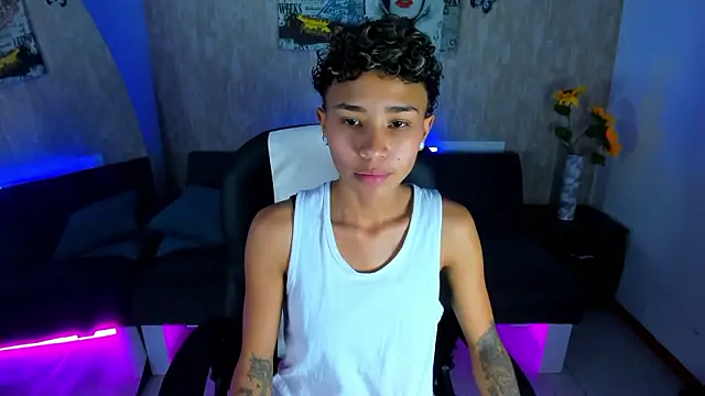 Snapshot of nova_sex01 chatting on February 20, 1:46 am nova sex01 online show from February 20, 1:46 am