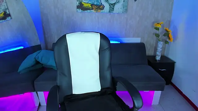 Snapshot of nova_sex01 chatting on February 24, 7:17 am nova sex01 online show from February 24, 7:17 am