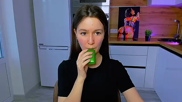 Snapshot of ameli_moon chatting on March 19, 2:13 pm ameli moon online show from March 19, 2:13 pm