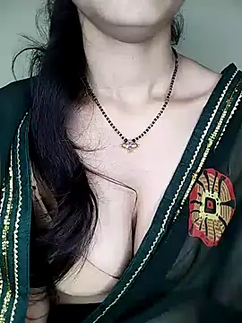 Snapshot of Fair-magic-woman chatting on December 19, 7:07 pm Fair-magic-woman online show from December 19, 7:07 pm