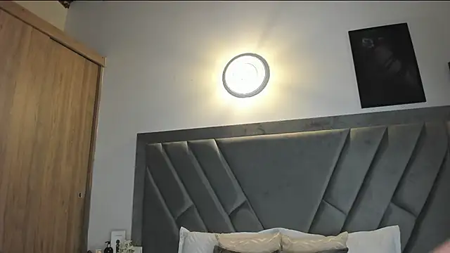 brenda nova18 online show from September 17, 9:16 pm