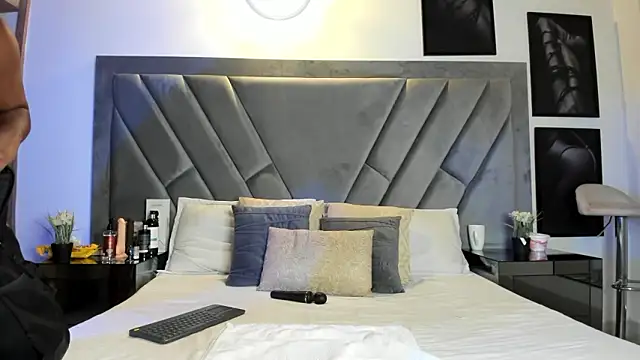 brenda nova18 online show from March 23, 7:18 pm