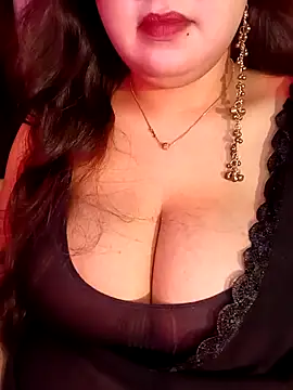 Snapshot of Suhanakhan00 chatting on June 25, 9:03 am Suhanakhan00 online show from June 25, 9:03 am