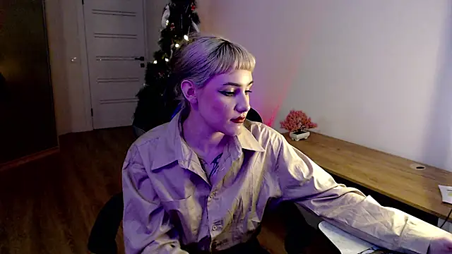 Snapshot of Princess_Shy___ chatting on February 13, 3:56 pm Princess Shy    online show from February 13, 3:56 pm