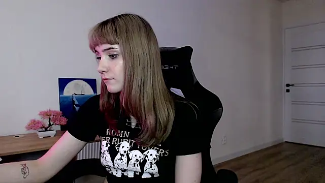 Snapshot of Princess_Shy___ chatting on March 12, 2:34 pm Princess Shy    online show from March 12, 2:34 pm
