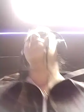 Snapshot of Karenn12 chatting on September 19, 2:13 am Karenn12 online show from September 19, 2:13 am