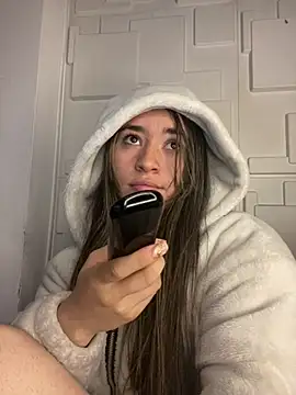 Sophie LS online show from February 16, 7:04 am