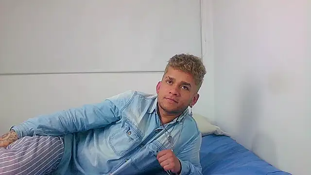 Snapshot of be_sinners chatting on December 27, 1:00 am be sinners online show from December 27, 1:00 am