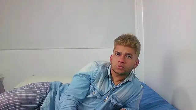 Snapshot of be_sinners chatting on December 27, 9:54 pm be sinners online show from December 27, 9:54 pm