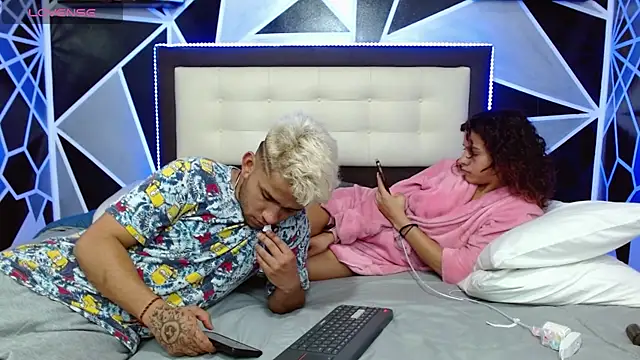 Snapshot of be_sinners chatting on February 7, 5:20 am be sinners online show from February 7, 5:20 am