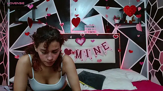 Snapshot of be_sinners chatting on February 14, 2:18 am be sinners online show from February 14, 2:18 am