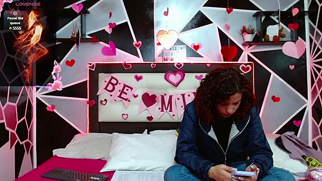 Snapshot of be_sinners chatting on February 25, 2:47 am be sinners online show from February 25, 2:47 am