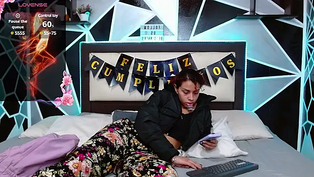 Snapshot of be_sinners chatting on March 17, 2:30 am be sinners online show from March 17, 2:30 am