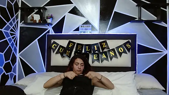 Snapshot of be_sinners chatting on March 18, 4:37 am be sinners online show from March 18, 4:37 am