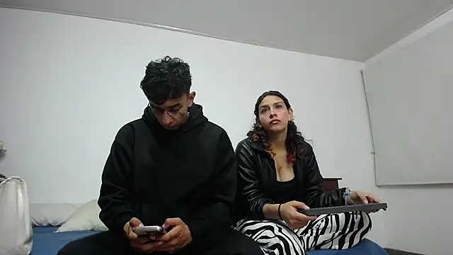 Snapshot of be_sinners chatting on October 19, 3:18 am be sinners online show from October 19, 3:18 am