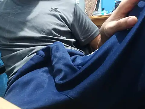 SALLY OMAR  online show from November 17, 11:10 pm