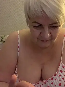 Laura Millf online show from January 30, 5:39 pm