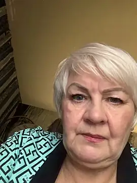 Laura Millf online show from October 26, 2:56 pm