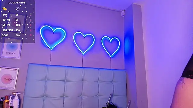 Lizzie-Evans online show from February 5, 12:06 pm