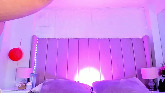 MollyBigBoobs12 online show from March 8, 9:18 pm