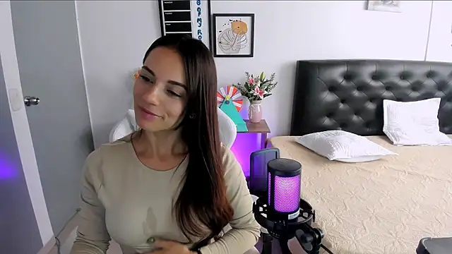 Snapshot of Sara_lopez_28 chatting on February 7, 1:59 pm Sara lopez 28 online show from February 7, 1:59 pm