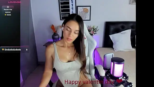 Snapshot of Sara_lopez_28 chatting on February 15, 12:03 pm Sara lopez 28 online show from February 15, 12:03 pm