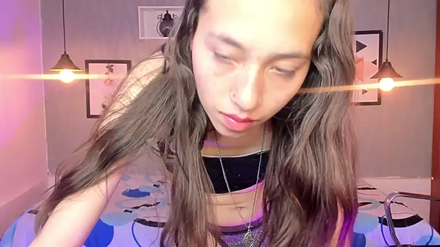 Snapshot of Valeria_roussi chatting on December 12, 7:37 pm Valeria roussi online show from December 12, 7:37 pm