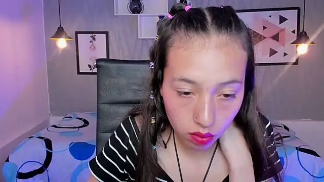 Snapshot of Valeria_roussi chatting on December 16, 5:00 pm Valeria roussi online show from December 16, 5:00 pm